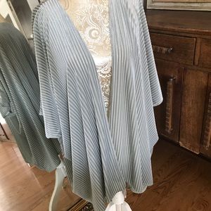 jm flurette Wrap or cover up. New without tags.